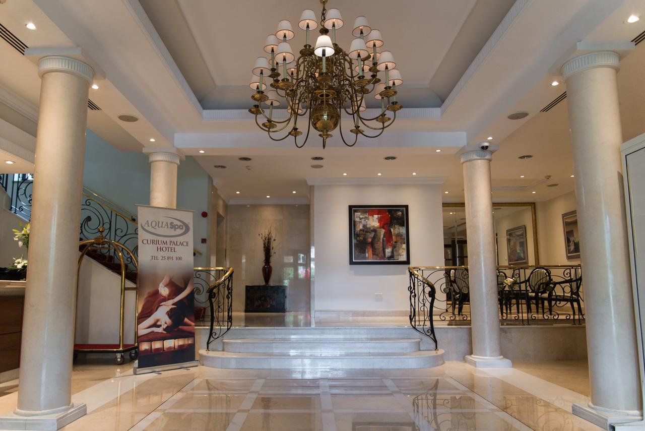 לימסול Curium Palace Hotel מראה חיצוני תמונה